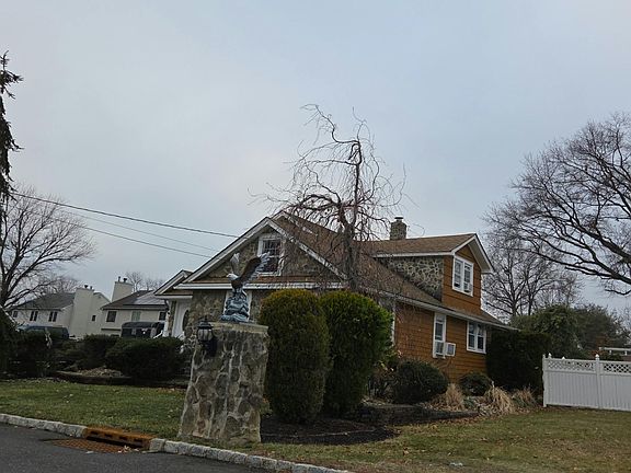 2nd image of 19 Locust Ave