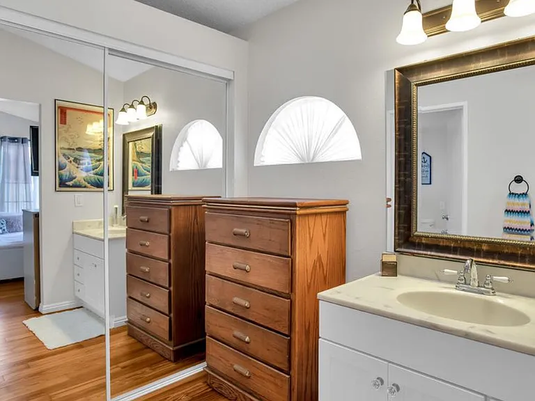 720 Matthisen Cir — Photo 18