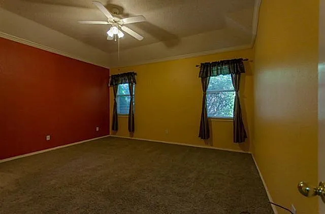 4 bed, 2.5 bath, 2334 sqft, $2,495 — Photo 3