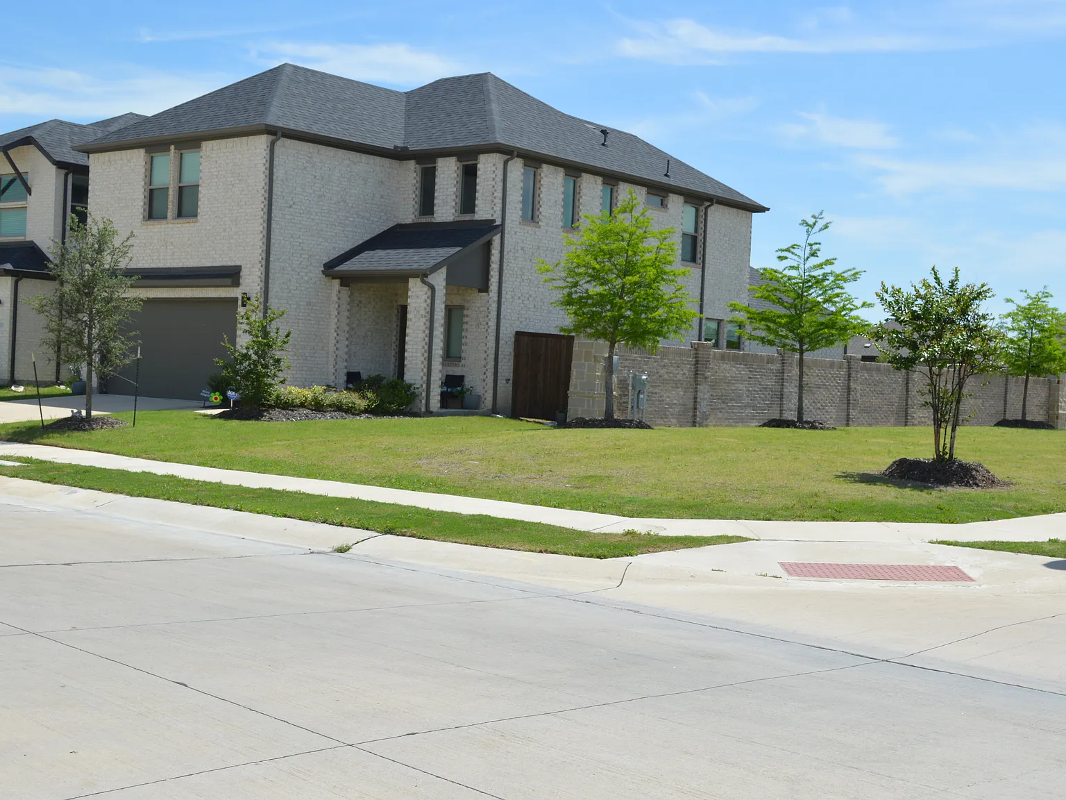 4 bed, 2557 sqft, $3,000 — Photo 3