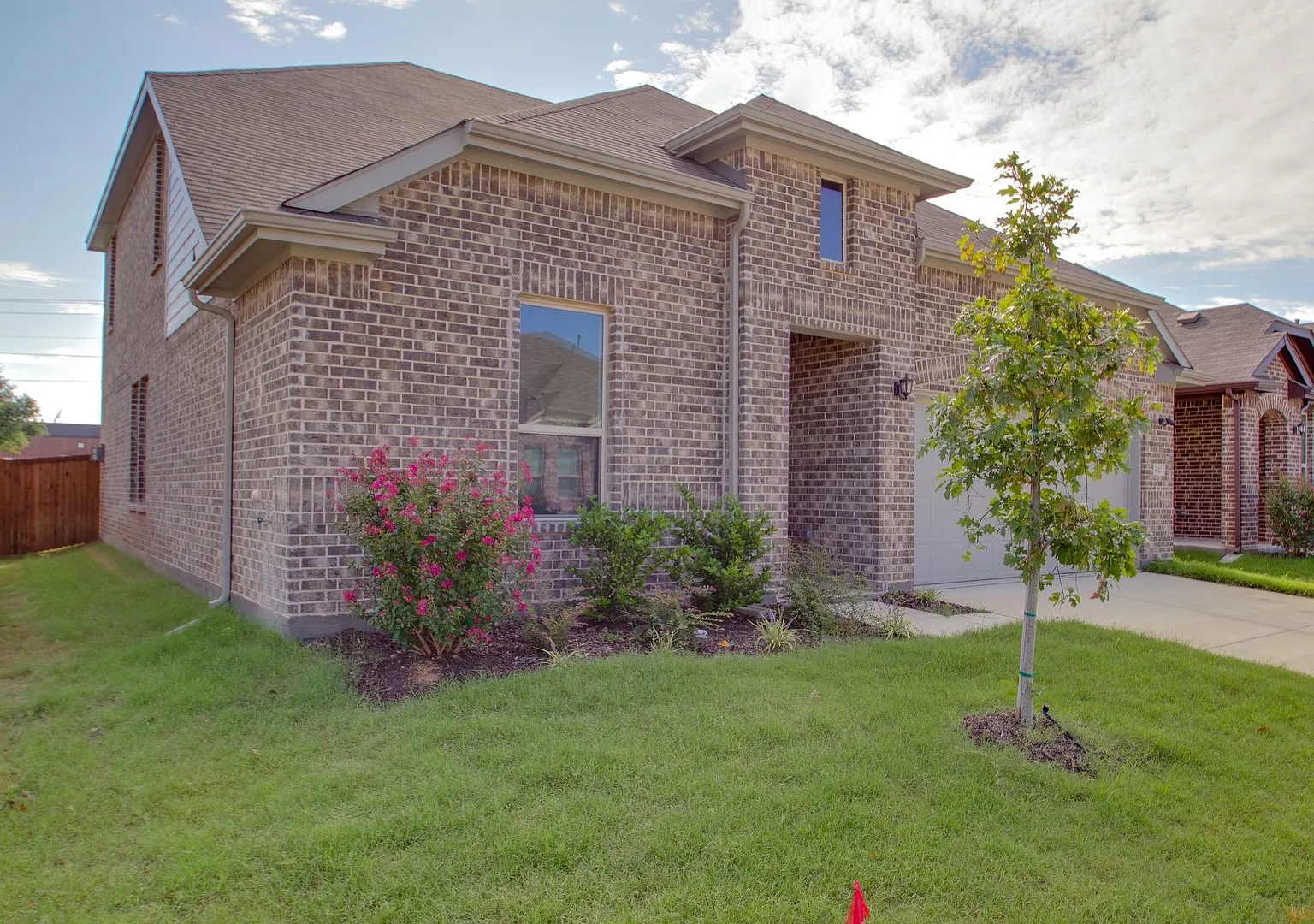 Home Near Park,Playground, And Walking Trails — Photo 3