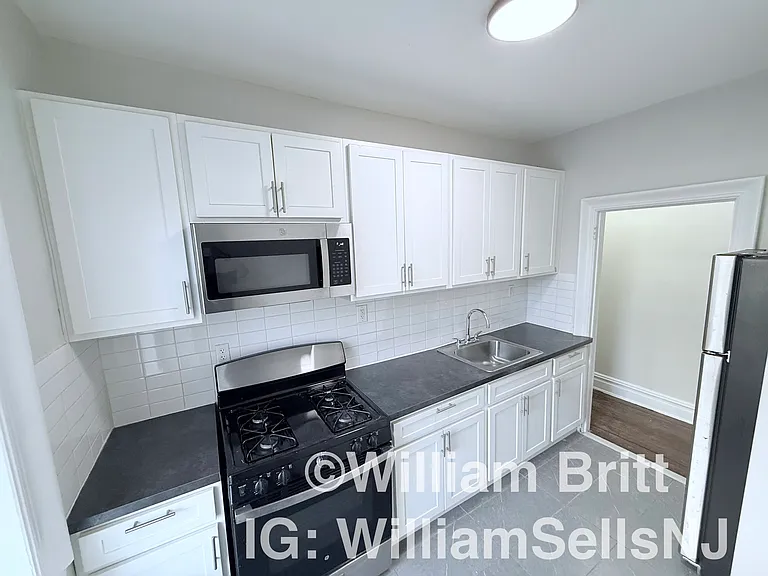 18-20 Kensington Ave #1B — Photo 3