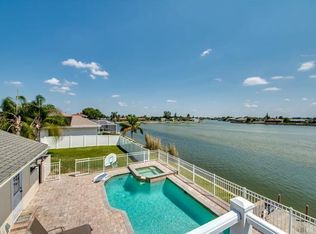 227 SE 8th Pl, Cape Coral, FL 33990