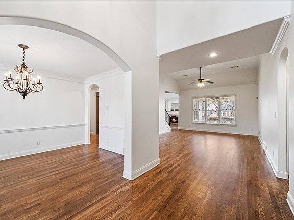 5th image of 1581 Brackenshire Ln
