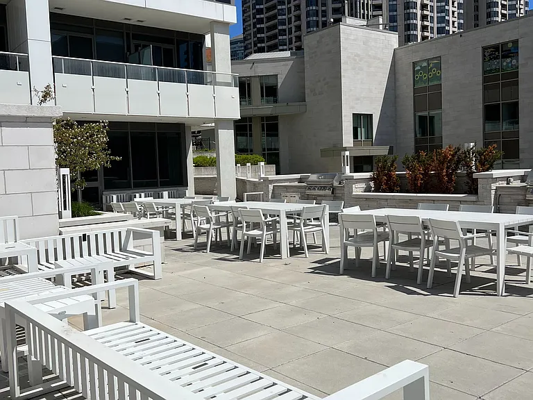 75 Canterbury Pl #Penthouse 605 — Photo 30