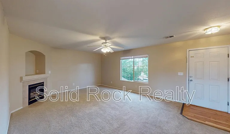 4960 Universal Hts — Photo 3