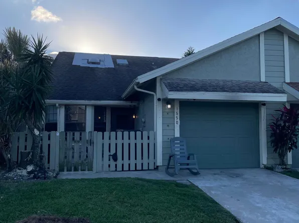 1550 SE Hatfield Ct, Port St Lucie, FL 34952