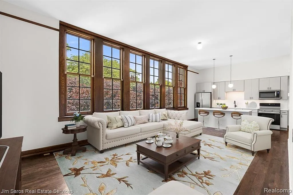 2 bed, 1200 sqft, $3,450 — Photo 1