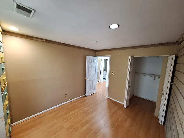 131 Wendover Dr — Photo 16