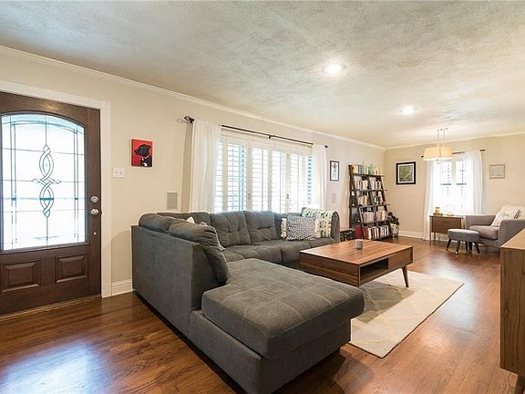 4th image of 9032 Larchwood Dr