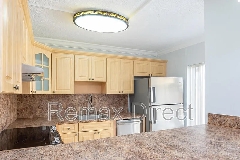 3 bed, 2.0 bath, 1572 sqft, $2,600 — Photo 2