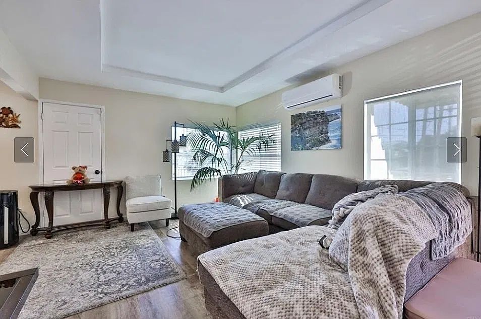 1st image of 3996 Teak St
