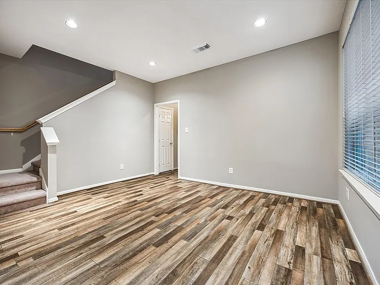 4443 Castle Court Pl — Photo 16