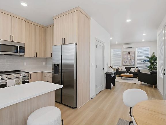 2nd image of 7057 SE 60th Ave #7063