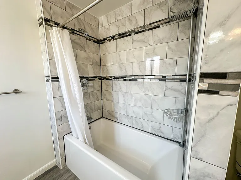 5702 Vineland Ave — Photo 11