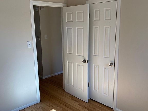 4th image of 4025 Moorhead Ave