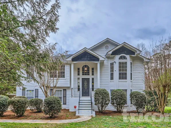 56 Park Timbers Dr, Sharpsburg, GA 30277