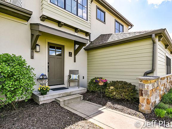 5th image of 3928 Balsam Waters Dr NE