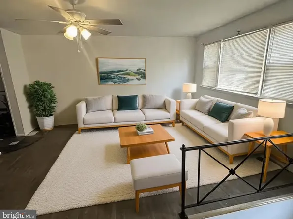 1206 Lake Shore Dr, Camden, NJ 08104