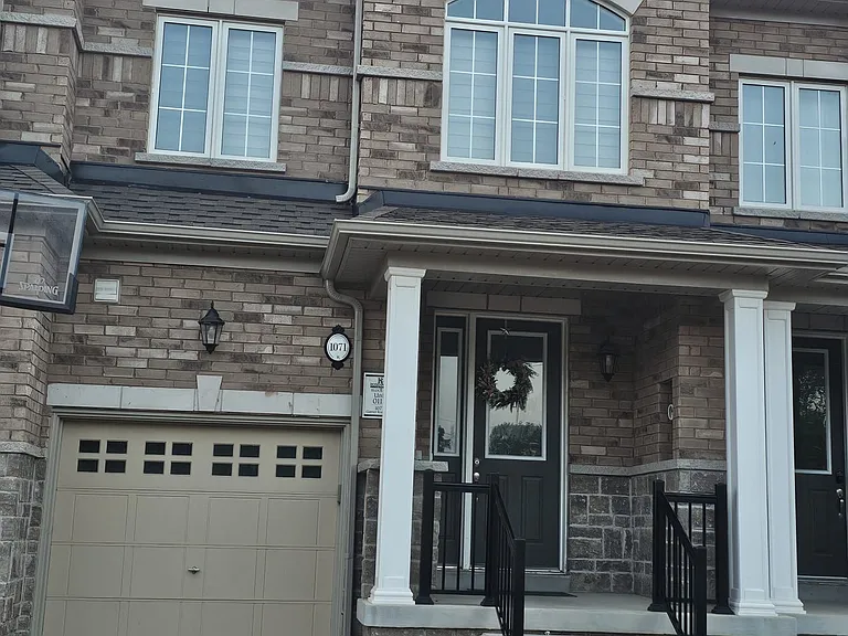 1071 Garner Rd E — Photo 1