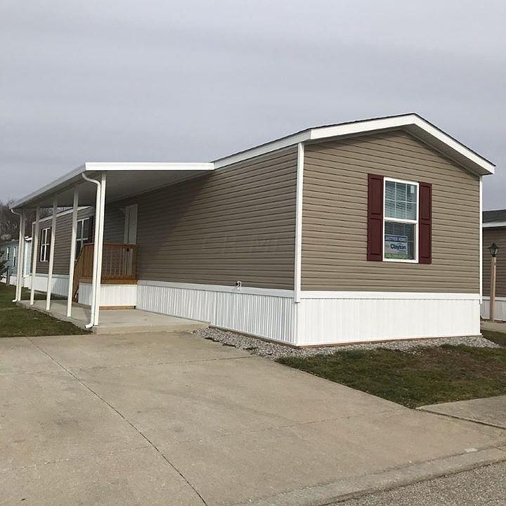 1st image of 4 Winter Pine Dr