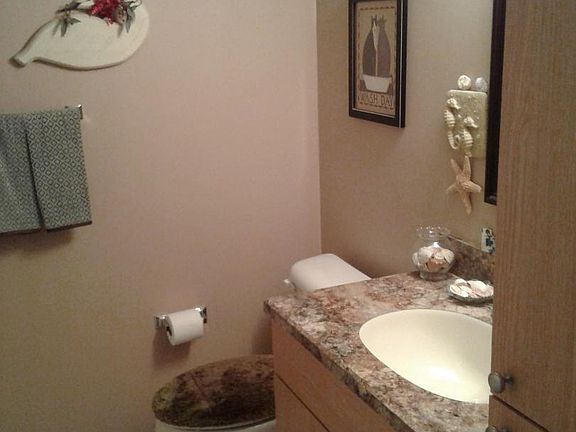 Guest / Hallway bathroom