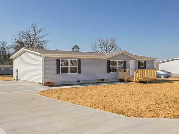 166 Meadow Lawn Dr, Englewood, TN 37329