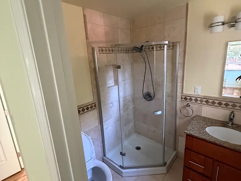 2428 Walnut Blvd — Photo 10