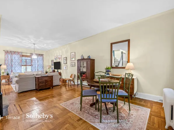 68-06 Dartmouth Street image 3 of 26