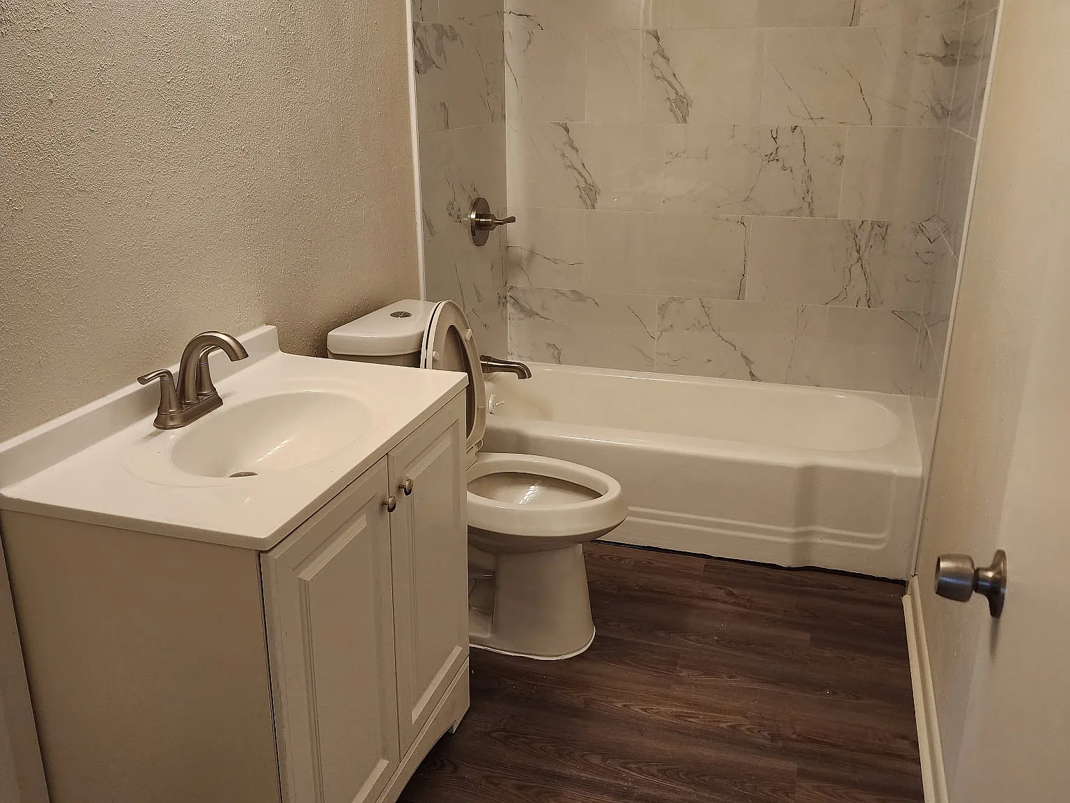 3 bed, 1.5 bath, 1335 sqft, $1,250 — Photo 4
