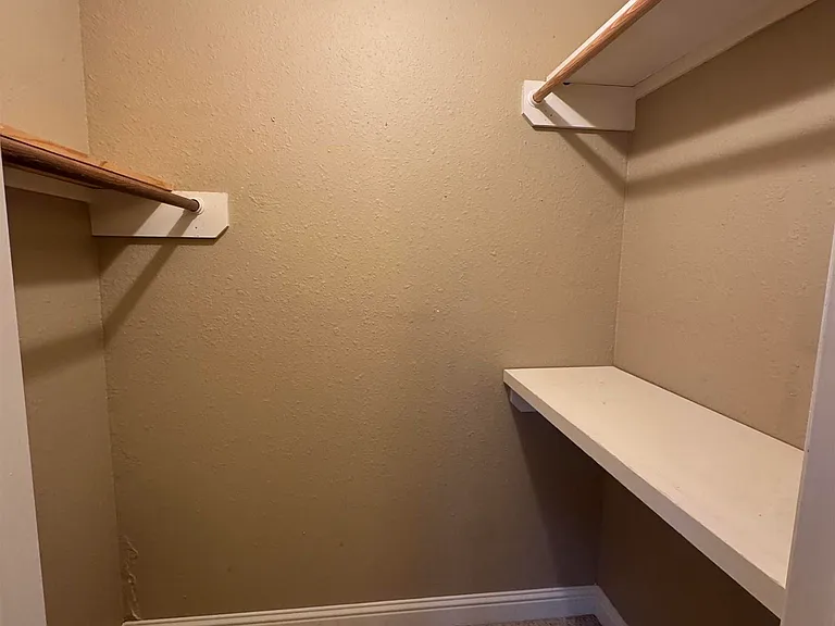 2113 Selma Dr — Photo 11