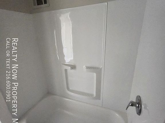5th image of 3430 Beechwood Ave #2