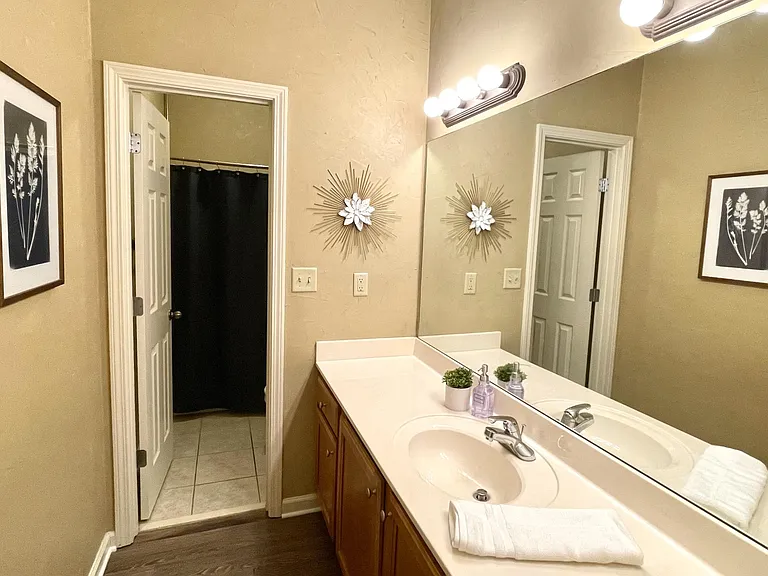 4835 Kings Forest Dr — Photo 15
