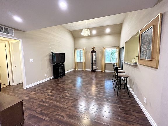 5th image of 18645 Hatteras St Unit 219