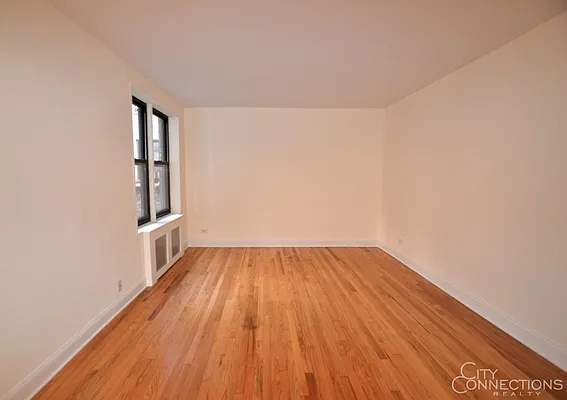 Rented by City Connections Realty | media 9