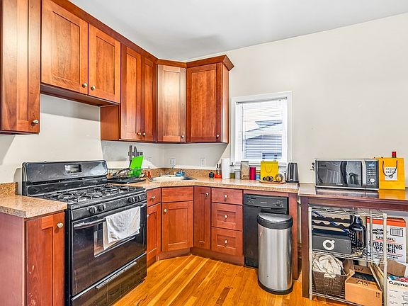 2nd image of 196 Hampshire St