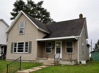 611 E Bellefontaine St, Wapakoneta, OH 45895