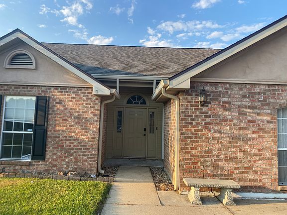 3rd image of 309 Westpointe Cir
