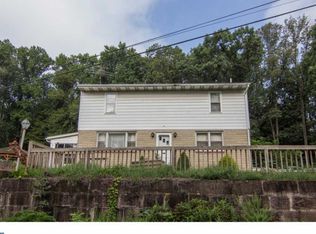 32 Minotto Ln, Douglassville, PA