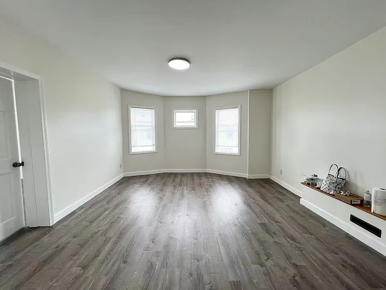 539 Washington St #3 — Photo 5