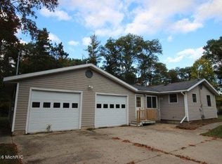 5103 Geiger Ct, Belding, MI 48809