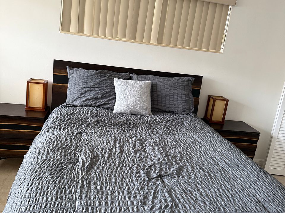 1st image of 1450 NE 170th St #222