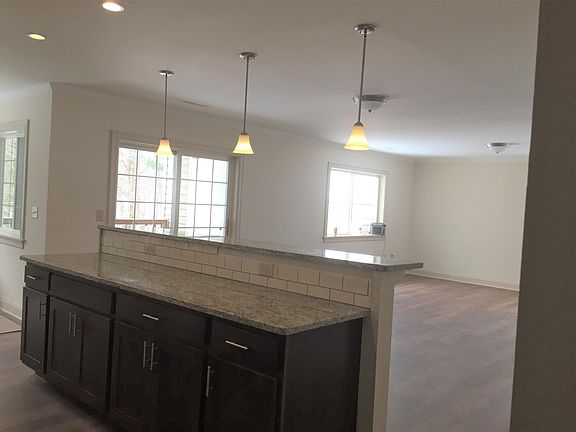 3rd image of 32 Oakbrook Cmns