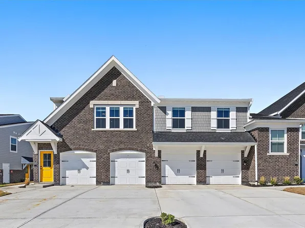 2727 Golden Leaf Dr #18-300, Beavercreek, OH 45431
