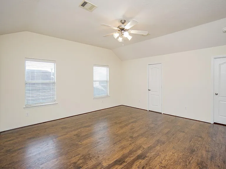 1323 Colonial Manor Dr — Photo 24