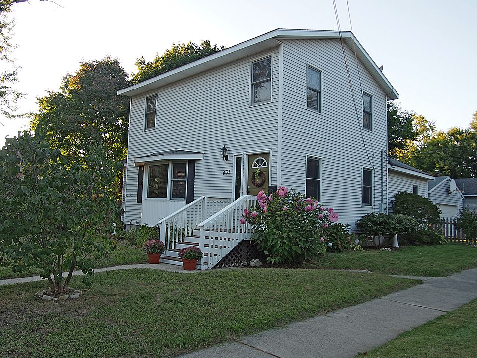 1st image of 431 Graceland St NE
