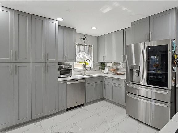 5th image of 5150 NW 75th Avenue