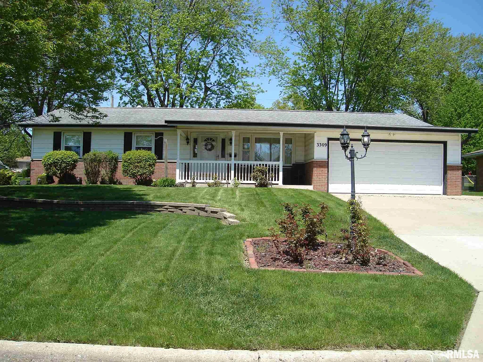3309 W Chartwell Rd photo 1