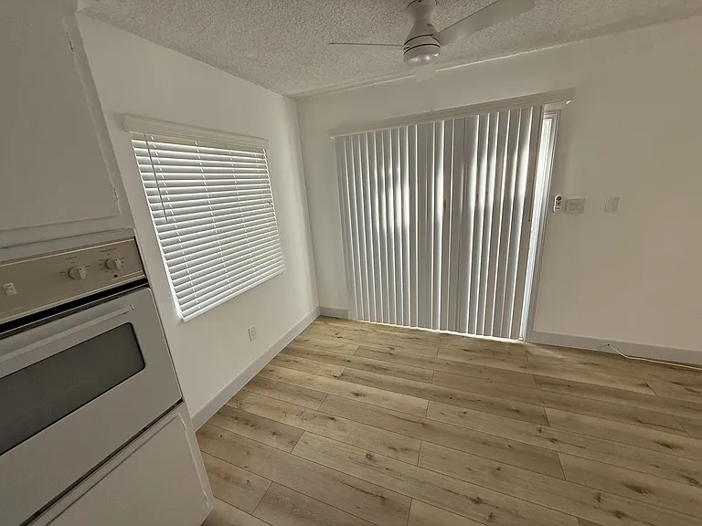3720 Emerald St — Photo 45