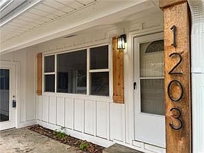 4th image of 1203 N Sang Ave